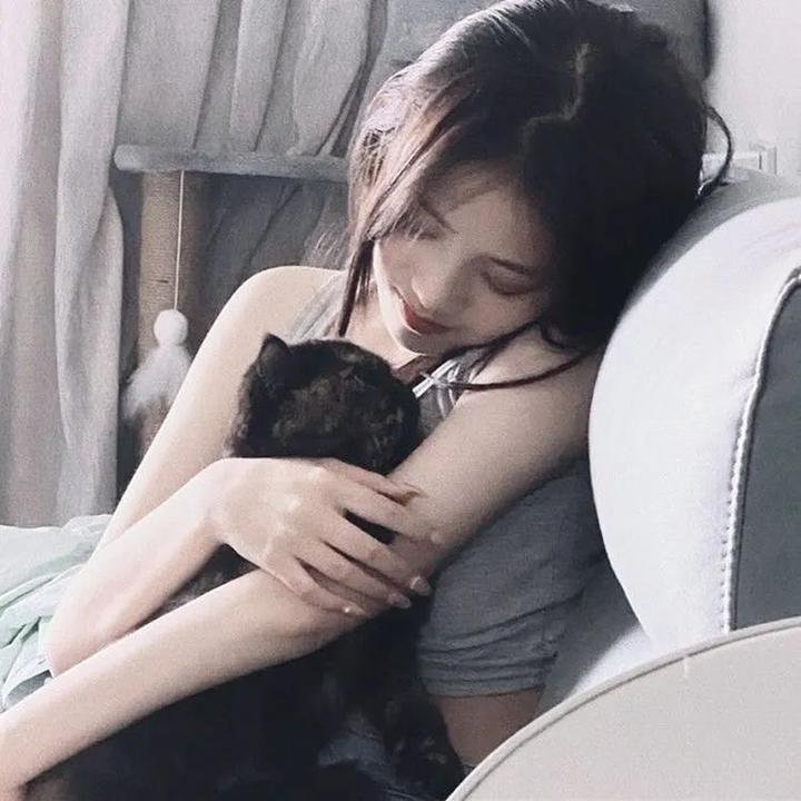 鲁卜哈利沙漠:非洲的女人
